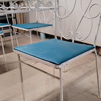 Lot 367: Vintage Thick Glass Top Metal Table and (4) Chairs
