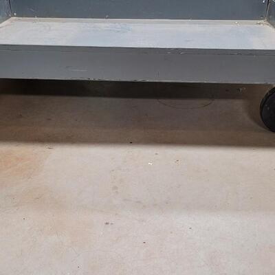 Lot 370: Vintage Metal Rolling Cart