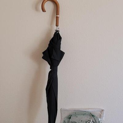 Lot 372: (2) Vintage Umbrellas, a Brooch and Vintage Green Vail