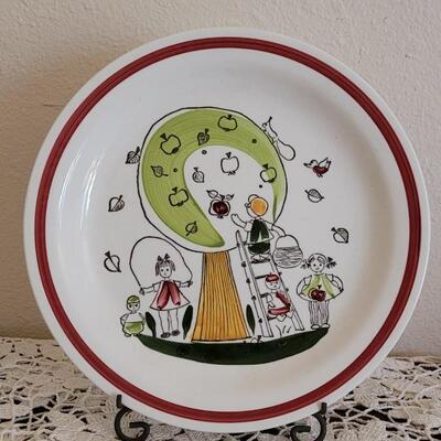 Lot 375: Vintage Christmas Plate and Platters (stand included)