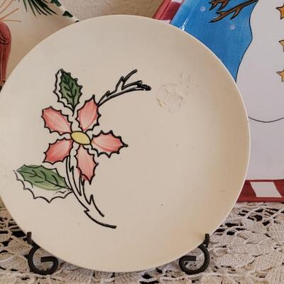 Lot 375: Vintage Christmas Plate and Platters (stand included)