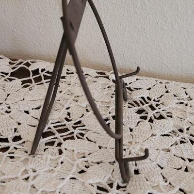 Lot 375: Vintage Christmas Plate and Platters (stand included)