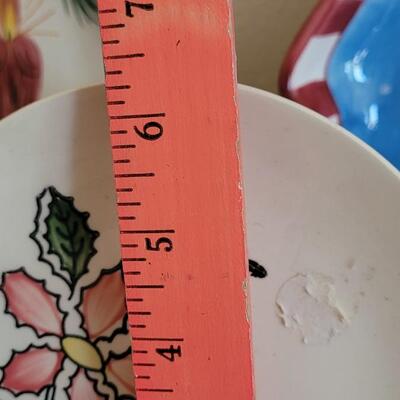 Lot 375: Vintage Christmas Plate and Platters (stand included)