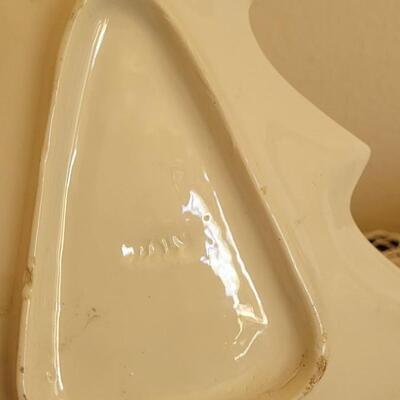 Lot 375: Vintage Christmas Plate and Platters (stand included)