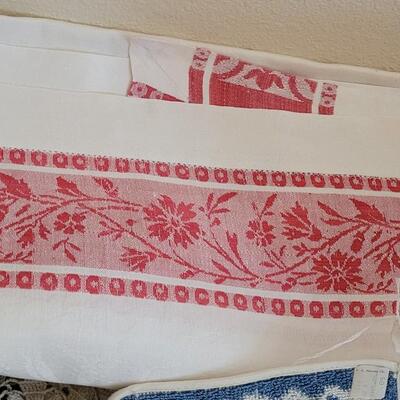 Lot 378: Vintage New Hot Pads, Tablecloth (had some color bleeding), Placemats and Basket