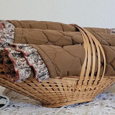 Lot 378: Vintage New Hot Pads, Tablecloth (had some color bleeding), Placemats and Basket