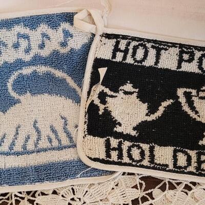 Lot 378: Vintage New Hot Pads, Tablecloth (had some color bleeding), Placemats and Basket