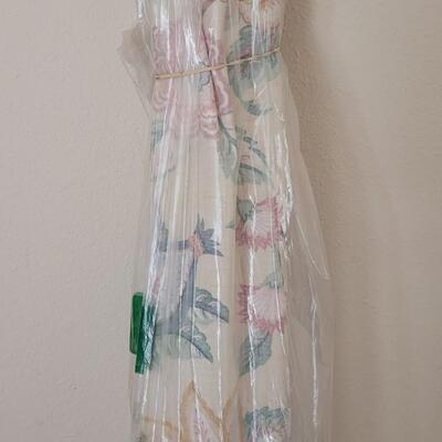 Lot 380: Bolt of Fabric