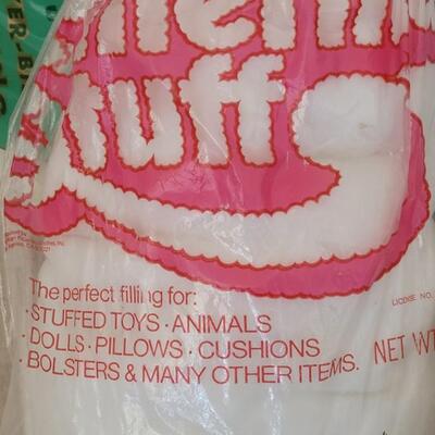 Lot 385: Quilt Batting and Pillow Fluff