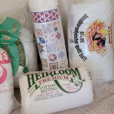 Lot 385: Quilt Batting and Pillow Fluff