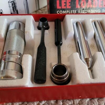 Lot 397: Vintage New in Box LEE LOADER Shotgun Edition 20 Gauge 2 3/4 Shells