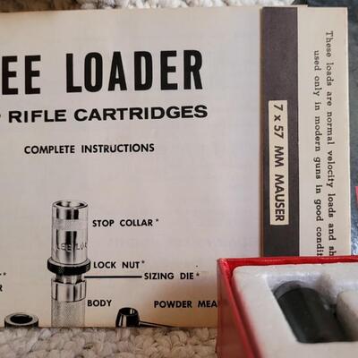 Lot 398: Vintage New in Box LEE LOADER Rifle Edition 7 x 57 MAUSER (.284 diameter bullet)
