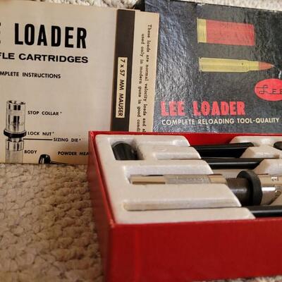 Lot 398: Vintage New in Box LEE LOADER Rifle Edition 7 x 57 MAUSER (.284 diameter bullet)