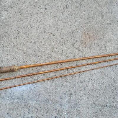 Lot 402: Vintage SOUTH BEND Fishing Rod 3-Piece