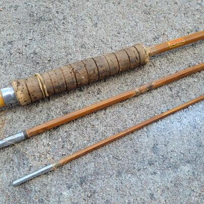 Lot 402: Vintage SOUTH BEND Fishing Rod 3-Piece