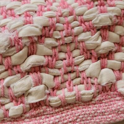 Lot 403: Vintage Pink & White Woven Rug (Very Nice Condition) 40" Ã— 26"