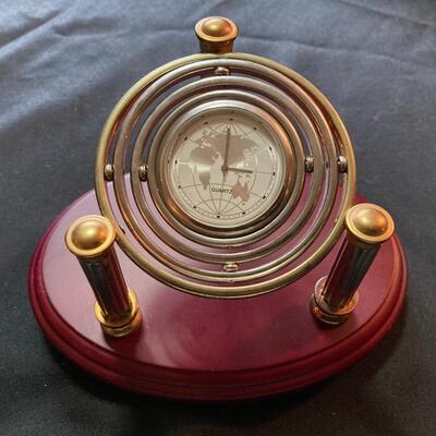 Decorative Quartz Desk Clock