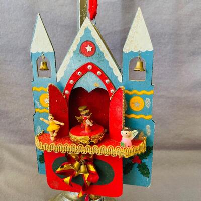 AA   VINTAGE PAINTED WOODEN CASTLE WITH PULL CORD MUSIC BOX PLAYS SILENT NIGHT