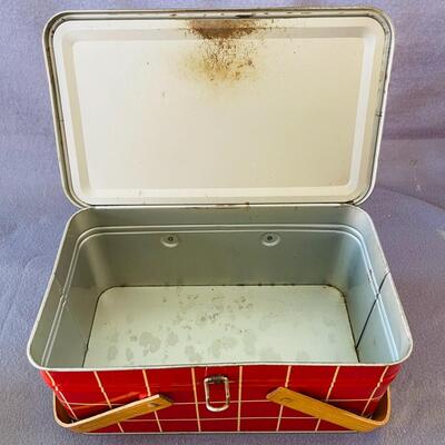 AA VINTAGE TIN LITHO RED/TAN CHECK LUNCH BOX WOOD HANDLES