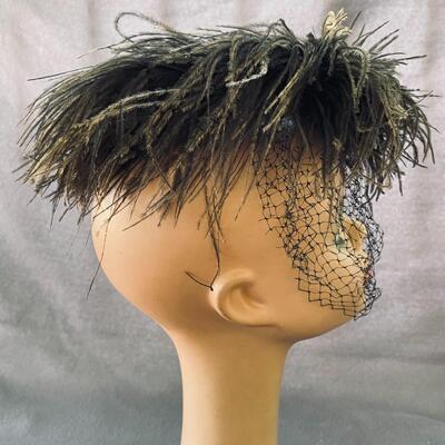 AA  VINTAGE OSTRICH FEATHER CIRLE HAT W/FULL FACE VEIL