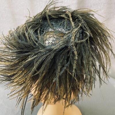 AA  VINTAGE OSTRICH FEATHER CIRLE HAT W/FULL FACE VEIL