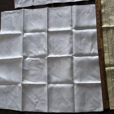 Vintage Table Rummer, Placemats, Small Table Cloths?