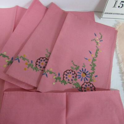 Set of 4 Dark Pink Placemats and Napkins, 4 Light Pink Napkins