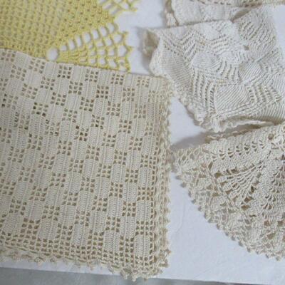 Lot of Nice Vintage Fancywork and Potholders