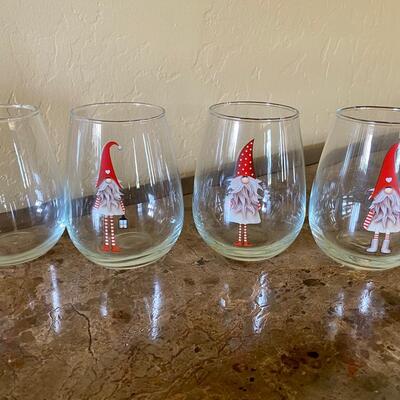 Set of 4 Winterberrie Lane Christmas Holiday Gnome Elf Stemless 18oz Wine Glasses