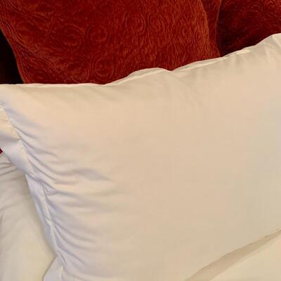 Queen duvet cover with pillows and shams