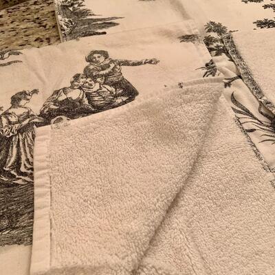 Pair of toile hand towels