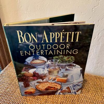 Bon-Appetit Outdoor Entertaining book