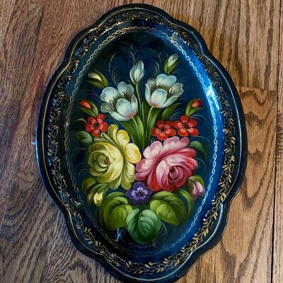 Metal serving tray
