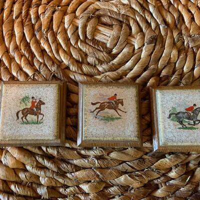 Hanging plaques