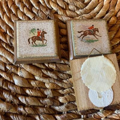 Hanging plaques