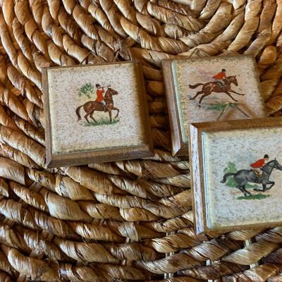 Hanging plaques