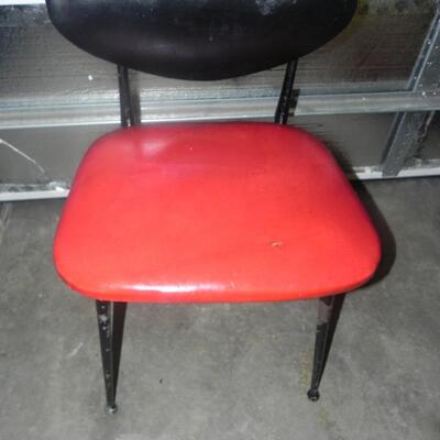 COOL VINTAGE VINYL CHAIR AND BENCH