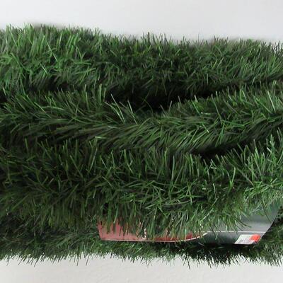 Unused 100' Long Garland, Santa's Best
