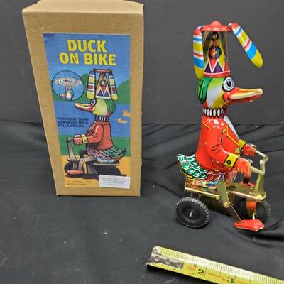Mechanical Toy - Duck on a bike