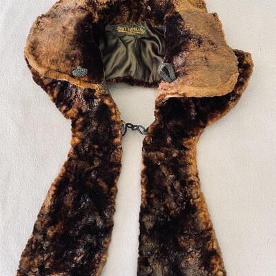 CL  VICTORIAN SHEARED BEAVER FUR COLLAR W/LAPELS