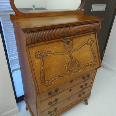 LOT 14 Skandia Furniture Convertible Antique Dresser Desk