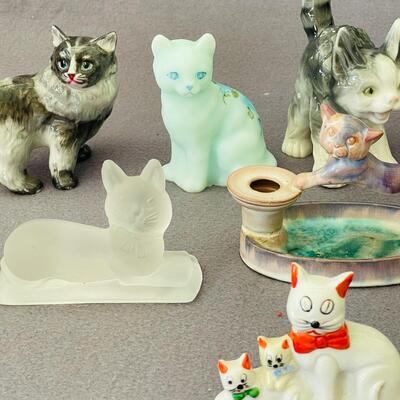 CL     VINTAGE COLLECTION OF CERAMIC CAT FIGURINES FENTON OCC JAPAN US ZONE