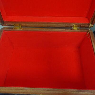 LOT 22. WOOD CARVED BOX AND CAST IRON