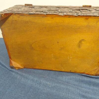 LOT 22. WOOD CARVED BOX AND CAST IRON