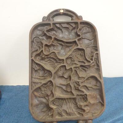 LOT 22. WOOD CARVED BOX AND CAST IRON