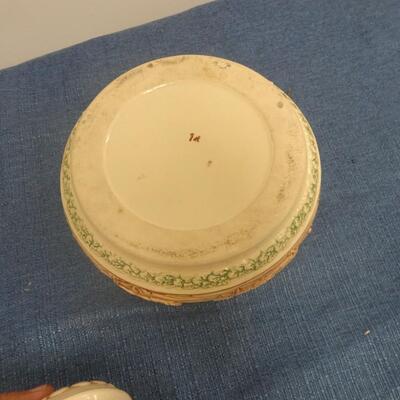 LOT 26. CHARIOT CARRIAGE ETCHED MARBLE ASHTRAY & HUNT SCENE TOBACCO JAR