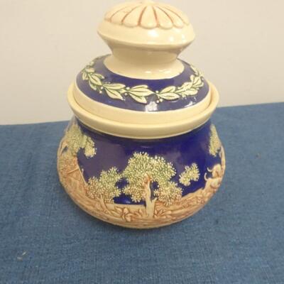 LOT 26. CHARIOT CARRIAGE ETCHED MARBLE ASHTRAY & HUNT SCENE TOBACCO JAR