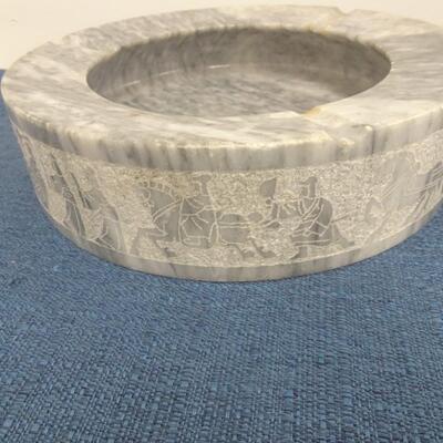 LOT 26. CHARIOT CARRIAGE ETCHED MARBLE ASHTRAY & HUNT SCENE TOBACCO JAR
