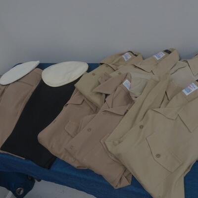 LOT 27. US NAVY UNIFORMS
