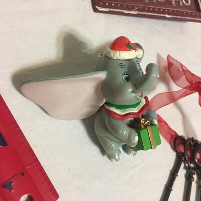 Grave Digger , Dumbo. Miscellaneous ornaments